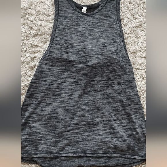 Lululemon Tank Top With built-in bra Size 4 - Picture 3 of 10